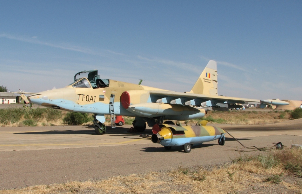 Chad_Air_Force_Sukhoi_Su-25_at_N'djamena_Airport_(2)